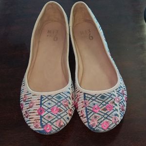 Mix No. 6 Danzey Embroidered flats size 10